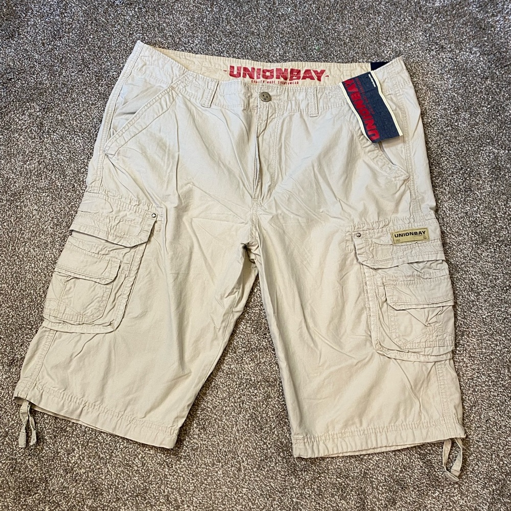 New!  Multi-pocketed Mens Cargo Shorts